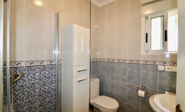 Venta - Villa -
Guardamar del Segura - El Raso