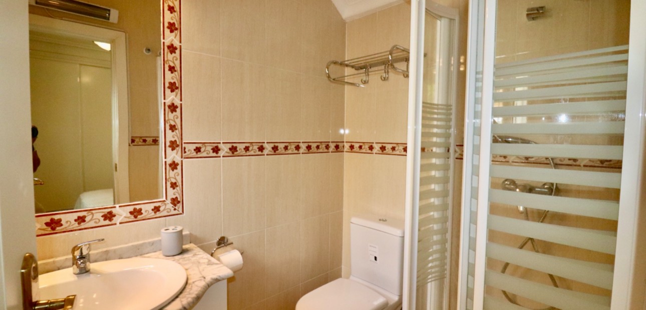 Venta - Villa -
Guardamar del Segura - El Raso