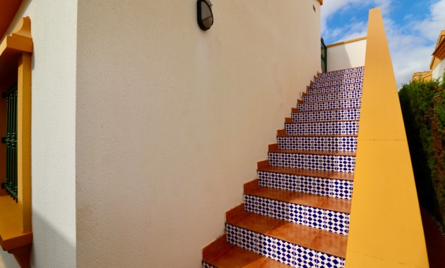 Venta - Villa -
Guardamar del Segura - El Raso