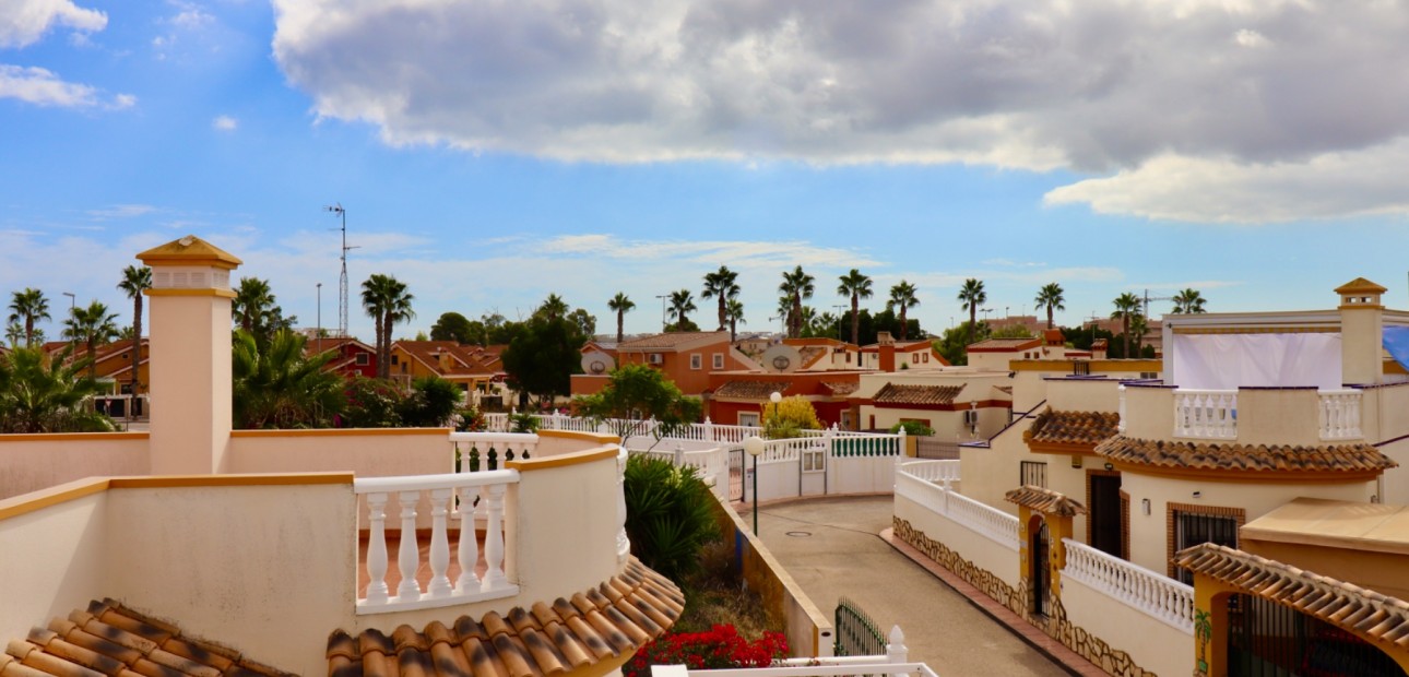 Venta - Villa -
Guardamar del Segura - El Raso