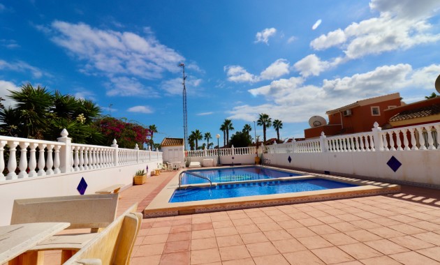 Venta - Villa -
Guardamar del Segura - El Raso