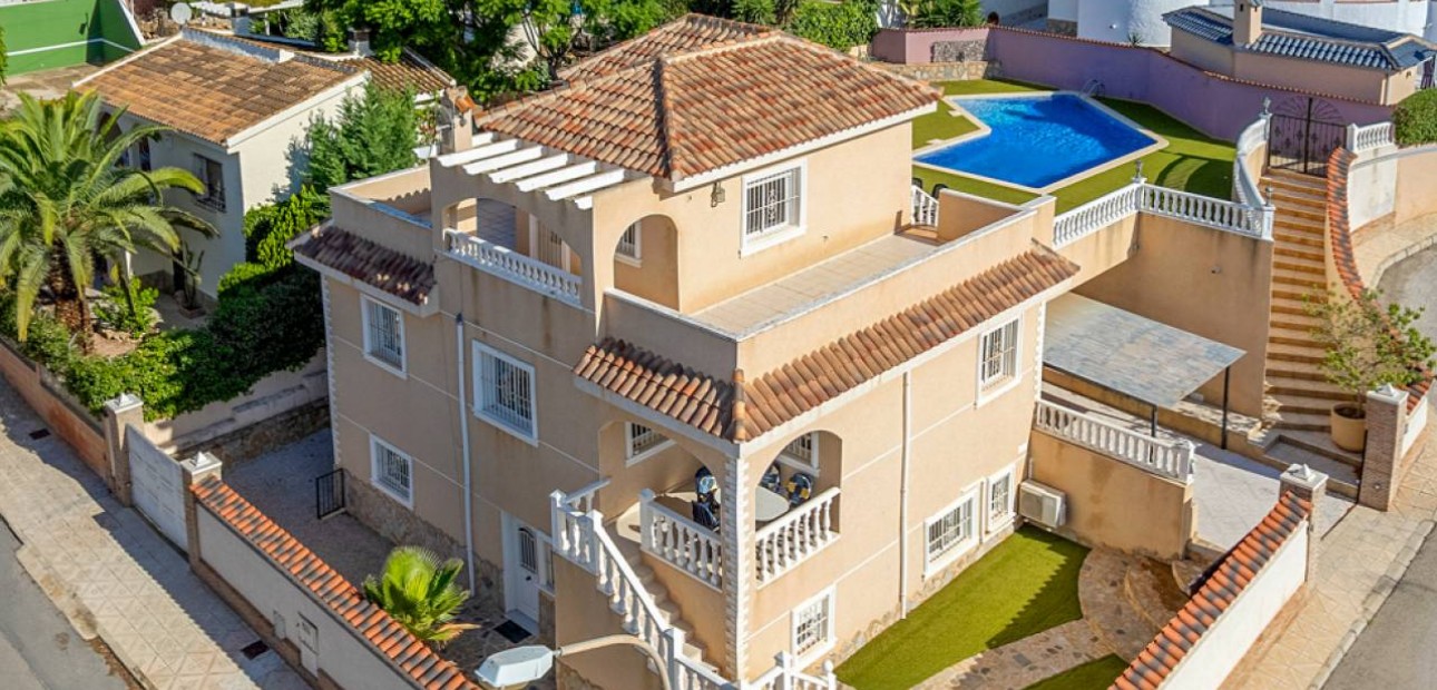 Herverkoop - Villa -
Ciudad Quesada