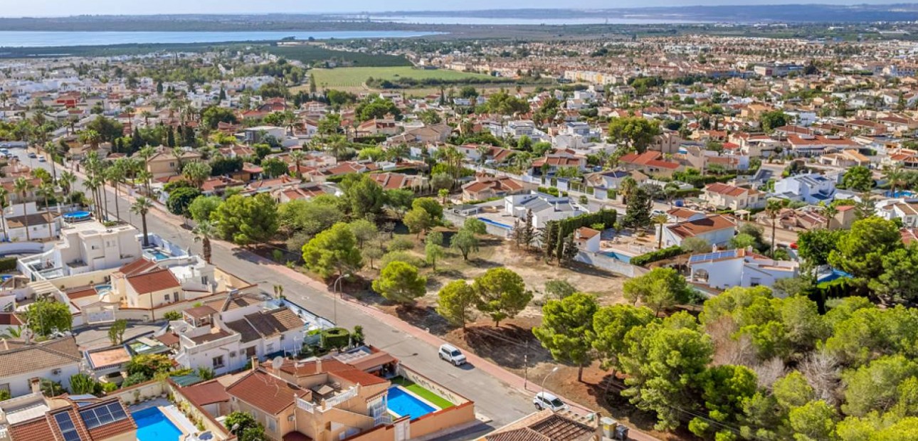 Herverkoop - Villa -
Ciudad Quesada