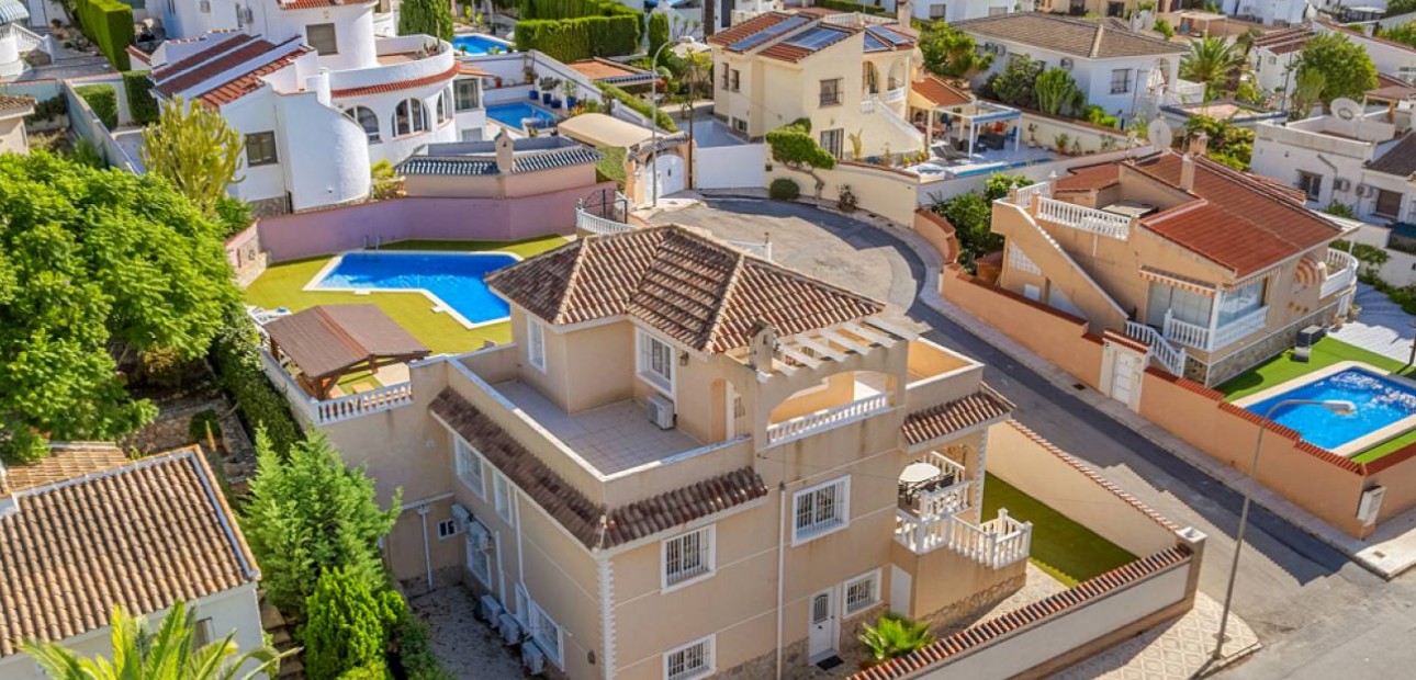 Herverkoop - Villa -
Ciudad Quesada