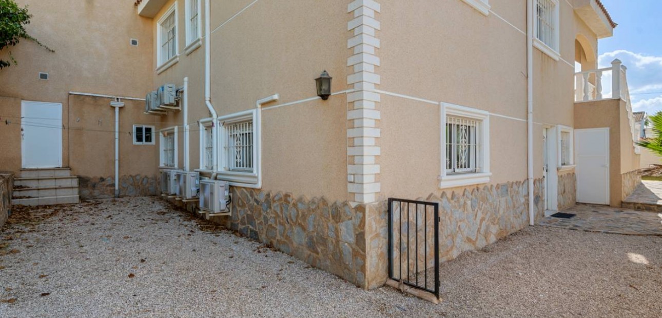 Herverkoop - Villa -
Ciudad Quesada