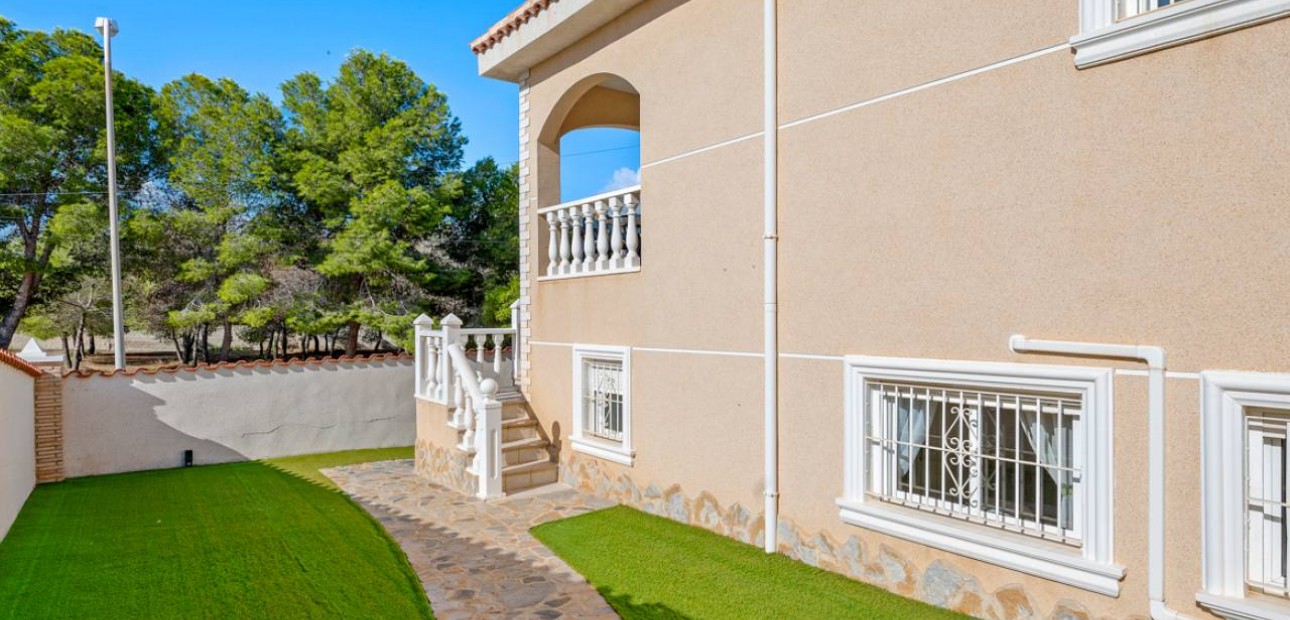 Herverkoop - Villa -
Ciudad Quesada