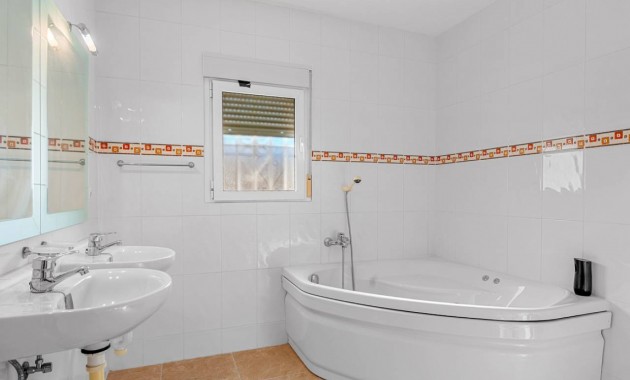 Herverkoop - Villa -
Ciudad Quesada