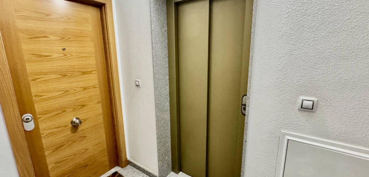 Herverkoop - Appartement / flat -
Formentera del Segura