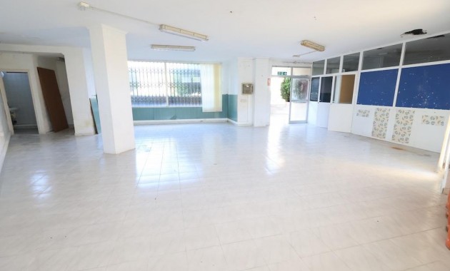 Venta - Commercial Unit -
Orihuela Costa - La Zenia