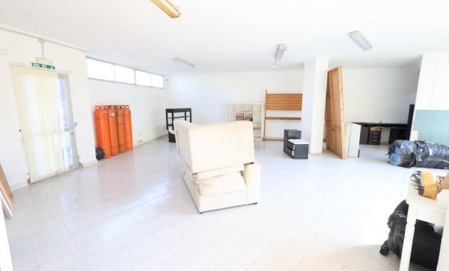 Venta - Commercial Unit -
Orihuela Costa - La Zenia