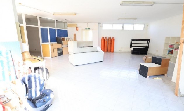 Venta - Commercial Unit -
Orihuela Costa - La Zenia
