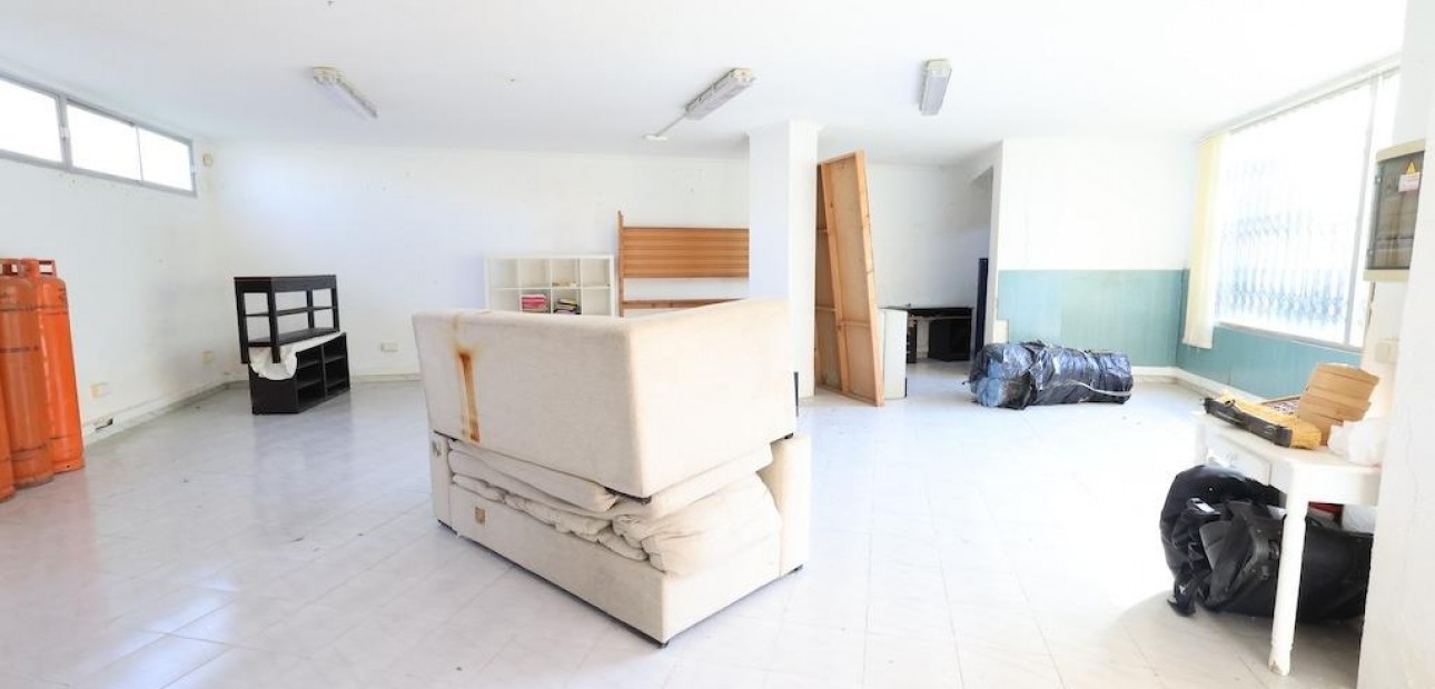 Venta - Commercial Unit -
Orihuela Costa - La Zenia