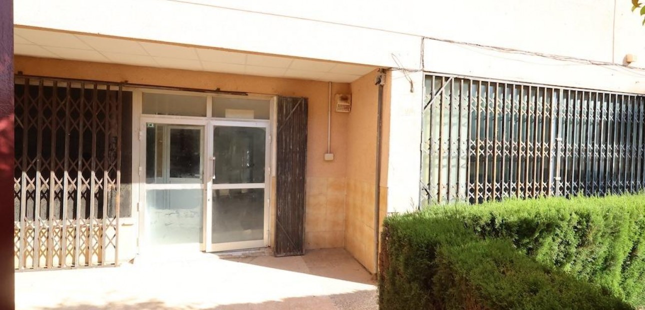 Venta - Commercial Unit -
Orihuela Costa - La Zenia