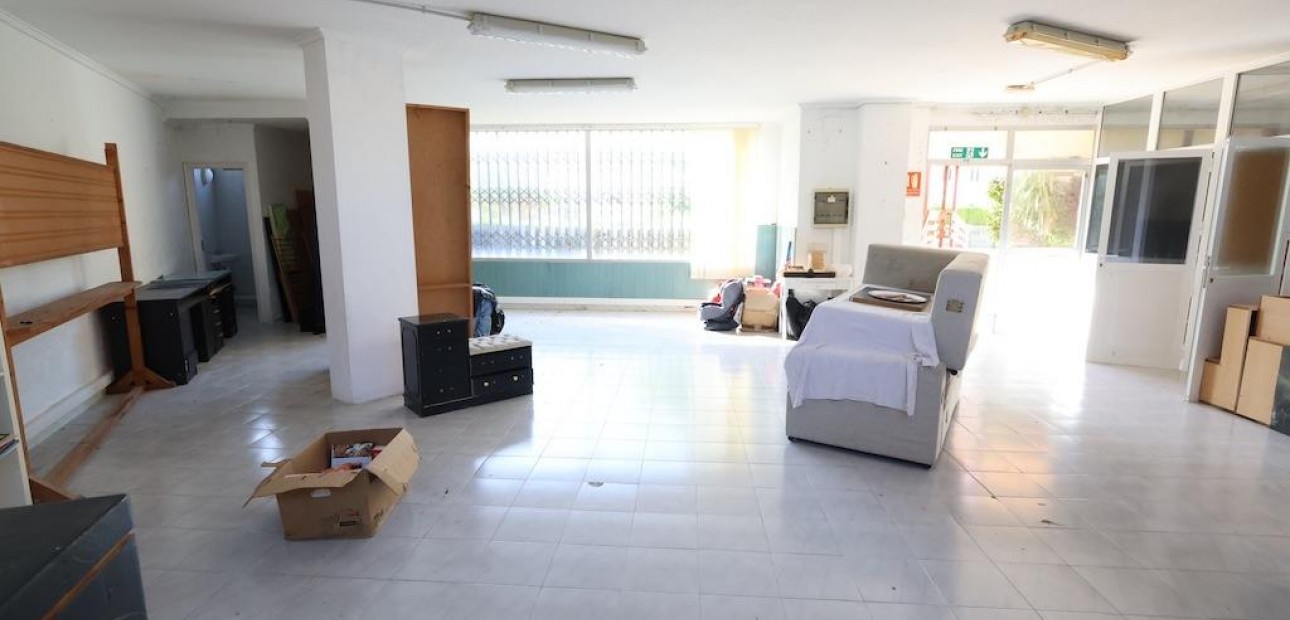 Venta - Commercial Unit -
Orihuela Costa - La Zenia