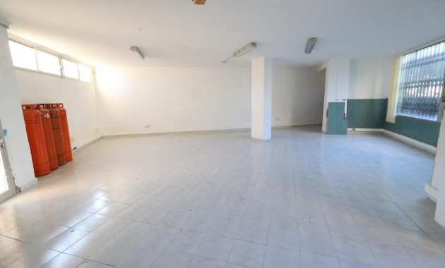 Venta - Commercial Unit -
Orihuela Costa - La Zenia