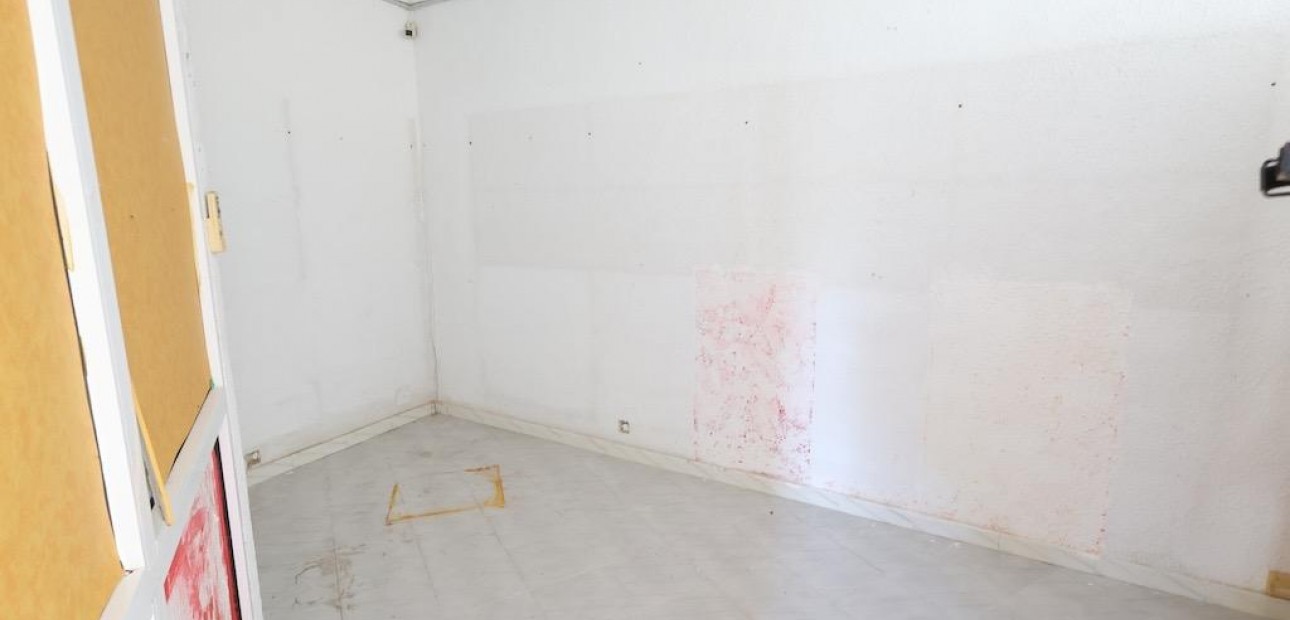 Venta - Commercial Unit -
Orihuela Costa - La Zenia