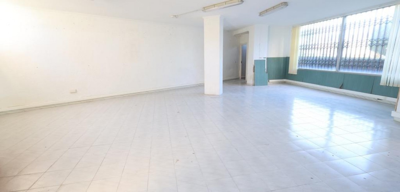 Venta - Commercial Unit -
Orihuela Costa - La Zenia
