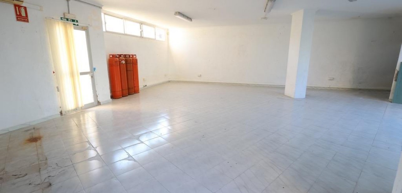 Venta - Commercial Unit -
Orihuela Costa - La Zenia