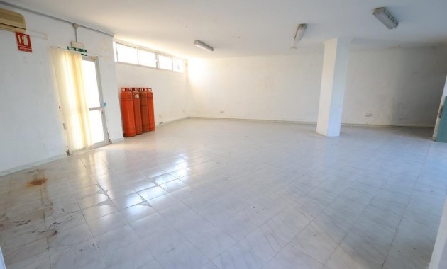 Venta - Commercial Unit -
Orihuela Costa - La Zenia