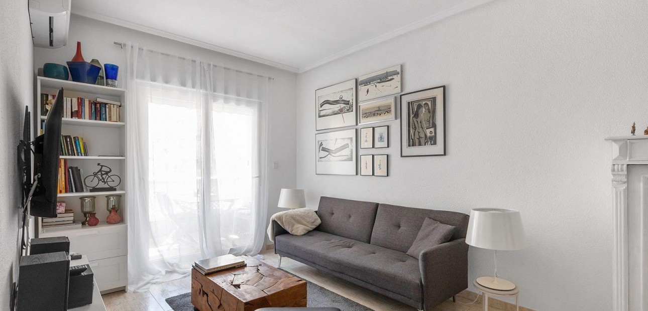 Sale - Apartment / flat -
Torrevieja - torrevieja