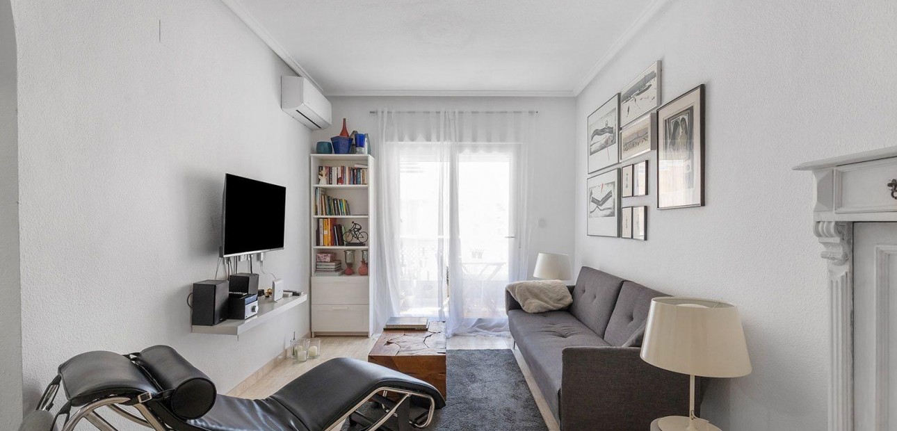 Sale - Apartment / flat -
Torrevieja - torrevieja