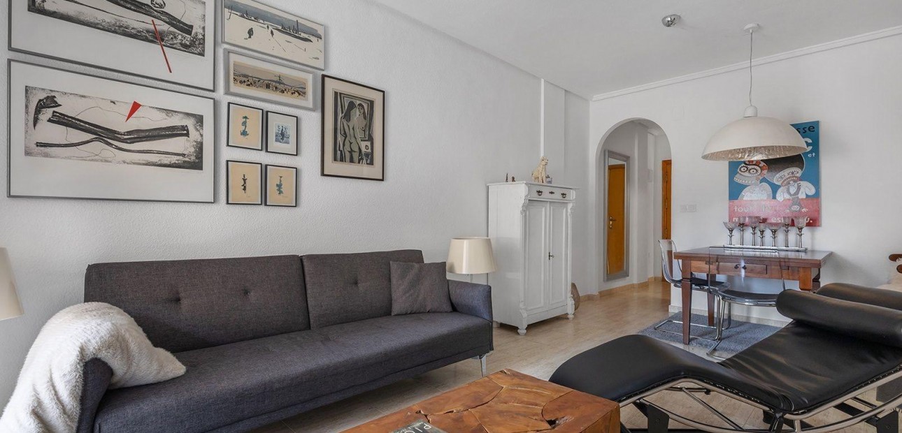 Sale - Apartment / flat -
Torrevieja - torrevieja