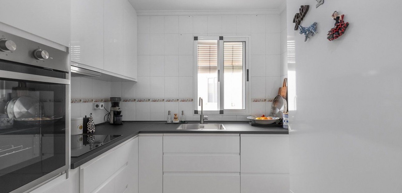 Sale - Apartment / flat -
Torrevieja - torrevieja