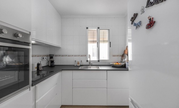 Sale - Apartment / flat -
Torrevieja - torrevieja