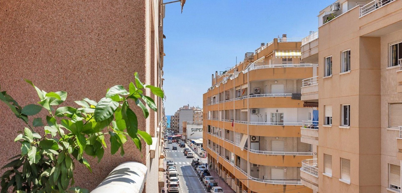 Sale - Apartment / flat -
Torrevieja - torrevieja