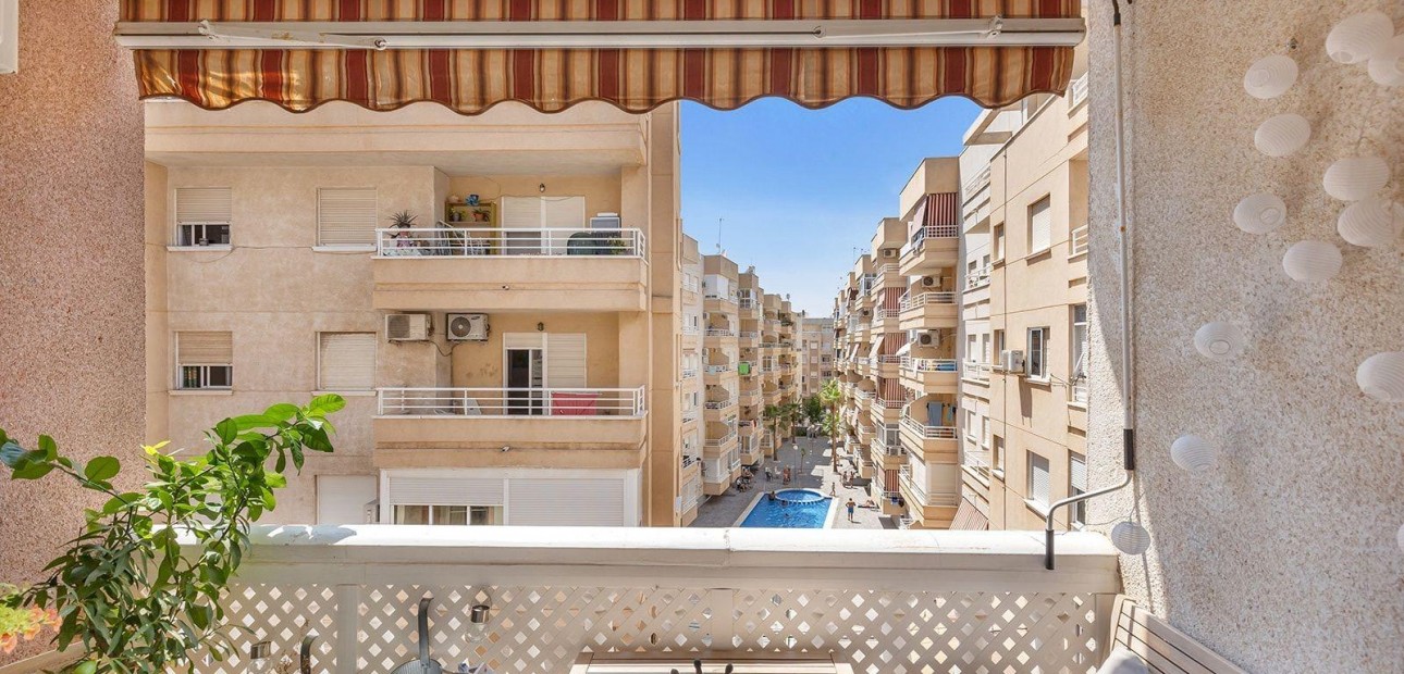 Sale - Apartment / flat -
Torrevieja - torrevieja