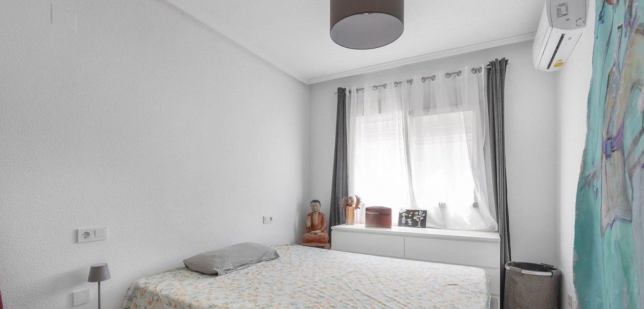 Sale - Apartment / flat -
Torrevieja - torrevieja