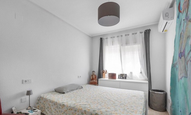 Sale - Apartment / flat -
Torrevieja - torrevieja