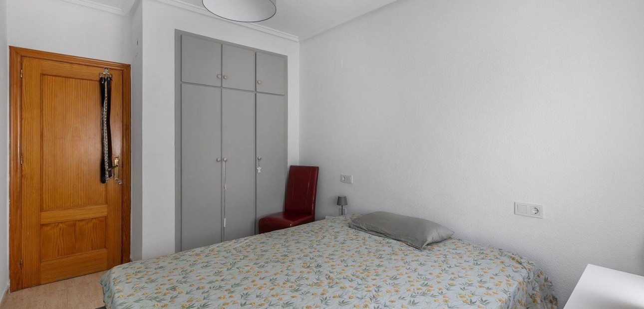 Sale - Apartment / flat -
Torrevieja - torrevieja