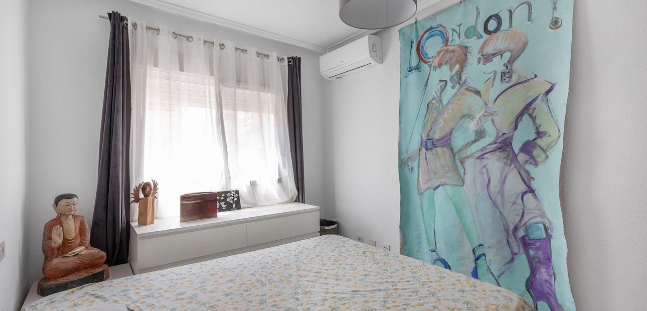 Sale - Apartment / flat -
Torrevieja - torrevieja