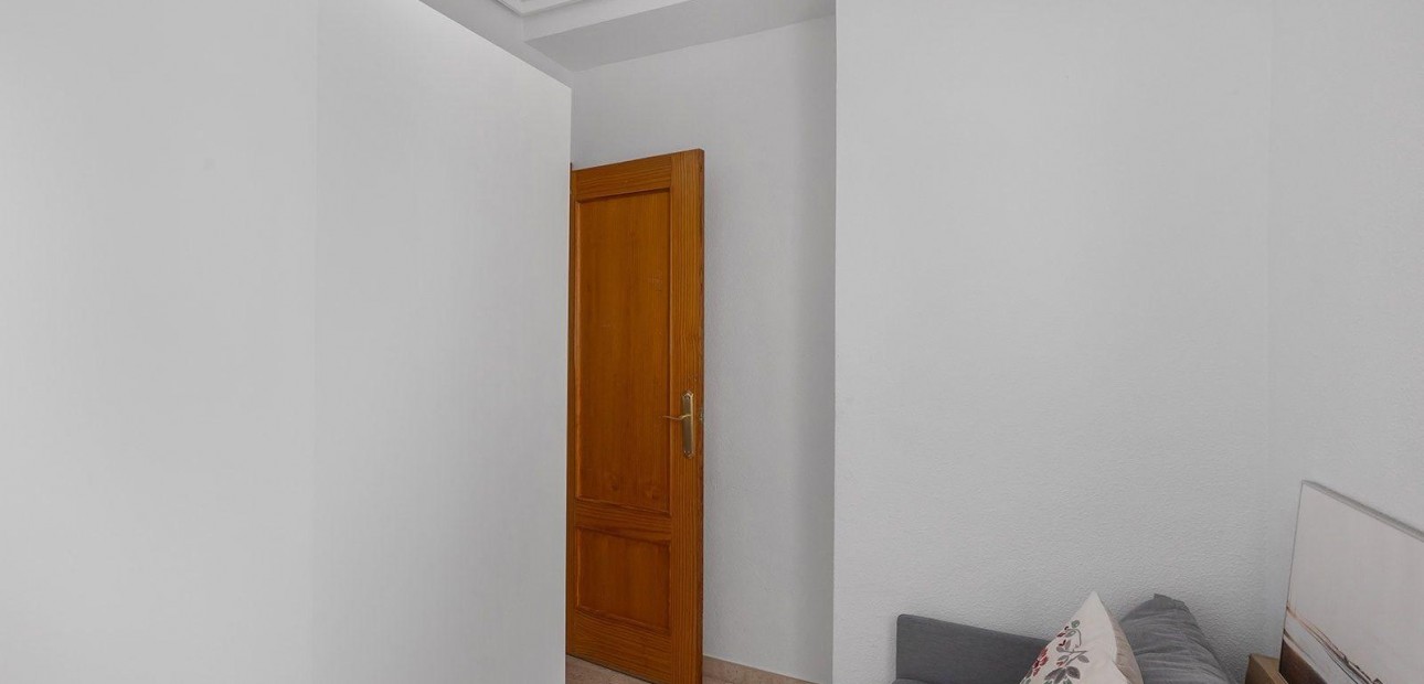 Sale - Apartment / flat -
Torrevieja - torrevieja