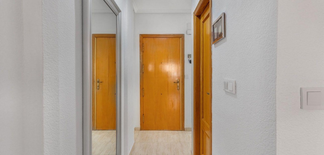 Sale - Apartment / flat -
Torrevieja - torrevieja