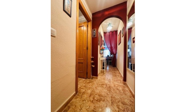 Herverkoop - Appartement / flat -
Torrevieja - Estacion de autobuses