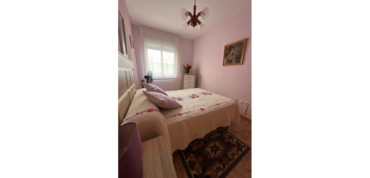 Herverkoop - Appartement / flat -
Torrevieja - Estacion de autobuses