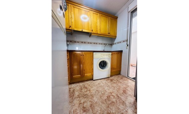 Herverkoop - Appartement / flat -
Torrevieja - Estacion de autobuses