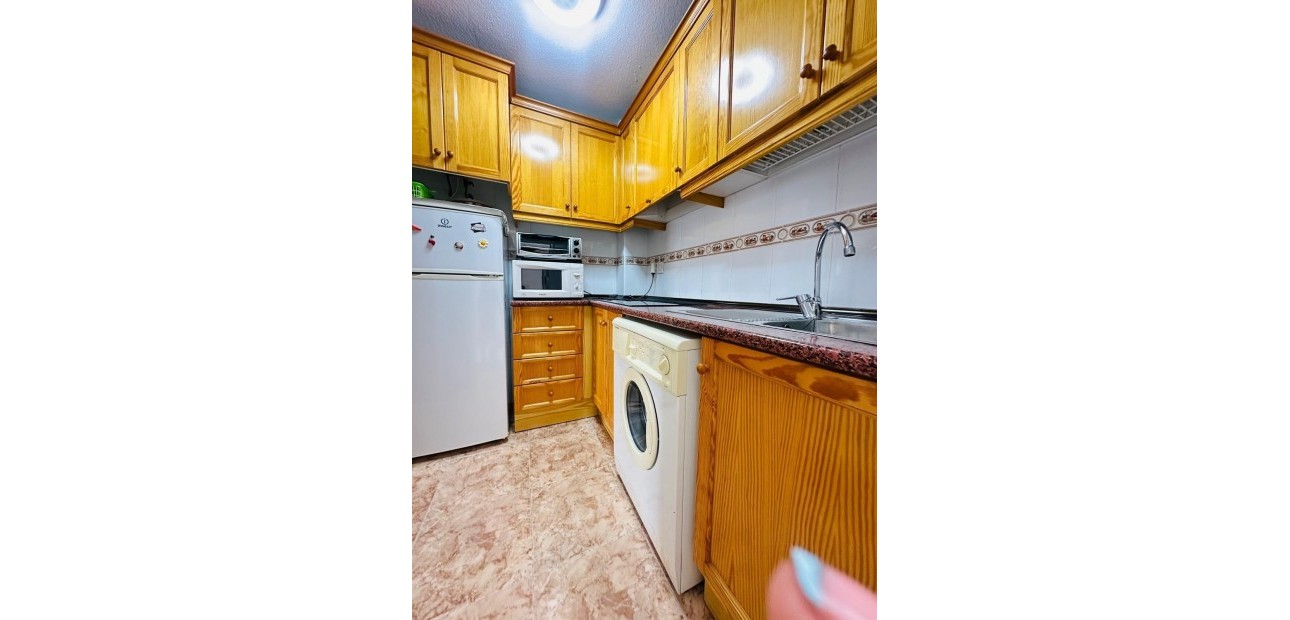 Herverkoop - Appartement / flat -
Torrevieja - Estacion de autobuses