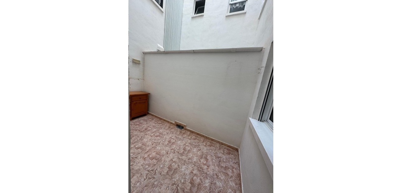 Herverkoop - Appartement / flat -
Torrevieja - Estacion de autobuses