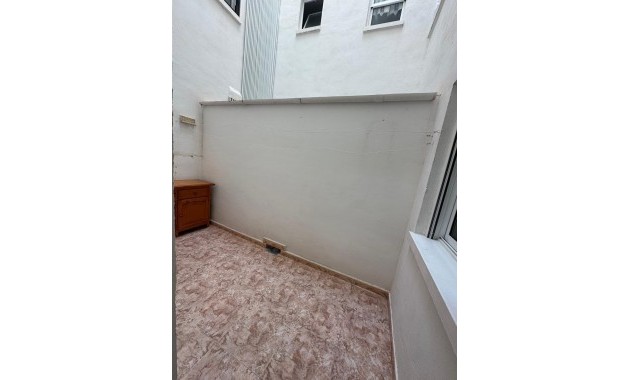 Herverkoop - Appartement / flat -
Torrevieja - Estacion de autobuses