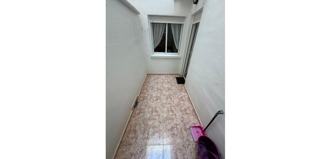 Herverkoop - Appartement / flat -
Torrevieja - Estacion de autobuses