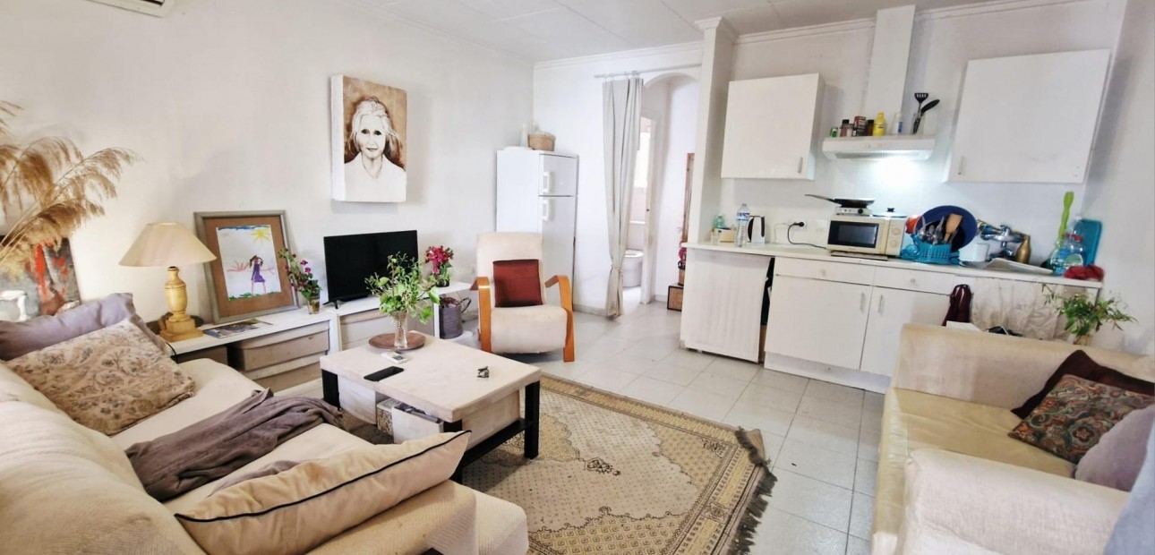 Sale - Apartment / flat -
Torrevieja - La Siesta - El Salado - Torreta