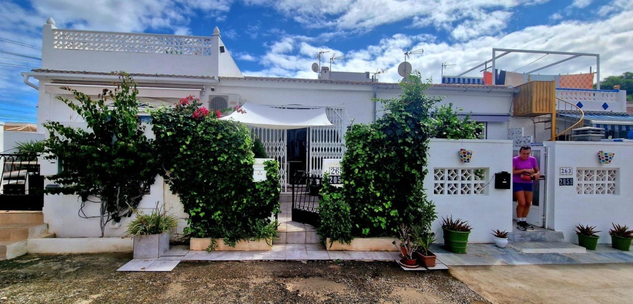 Sale - Apartment / flat -
Torrevieja - La Siesta - El Salado - Torreta