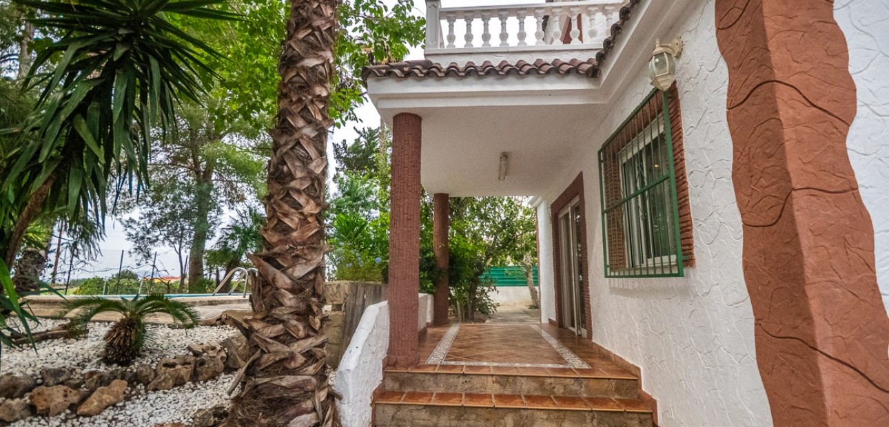 Sale - House -
Orihuela