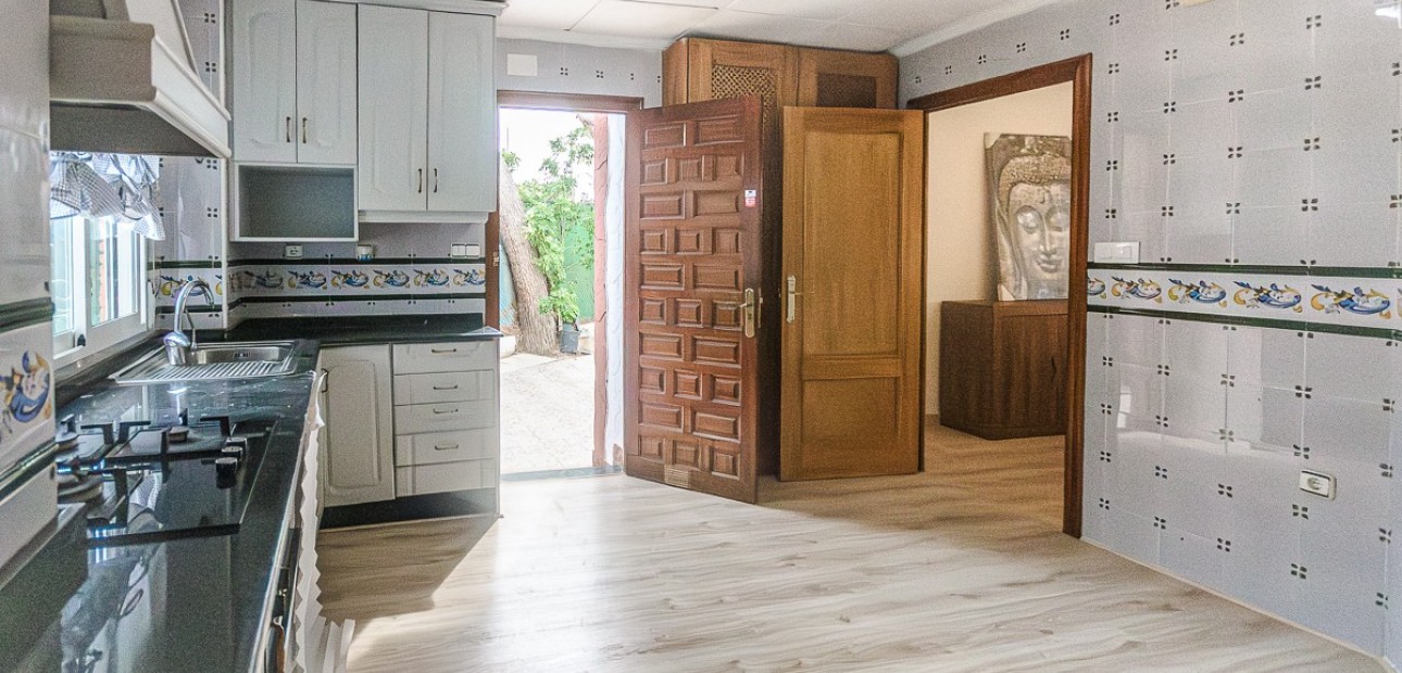 Sale - House -
Orihuela