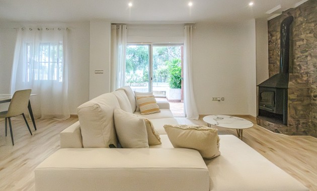 Sale - House -
Orihuela