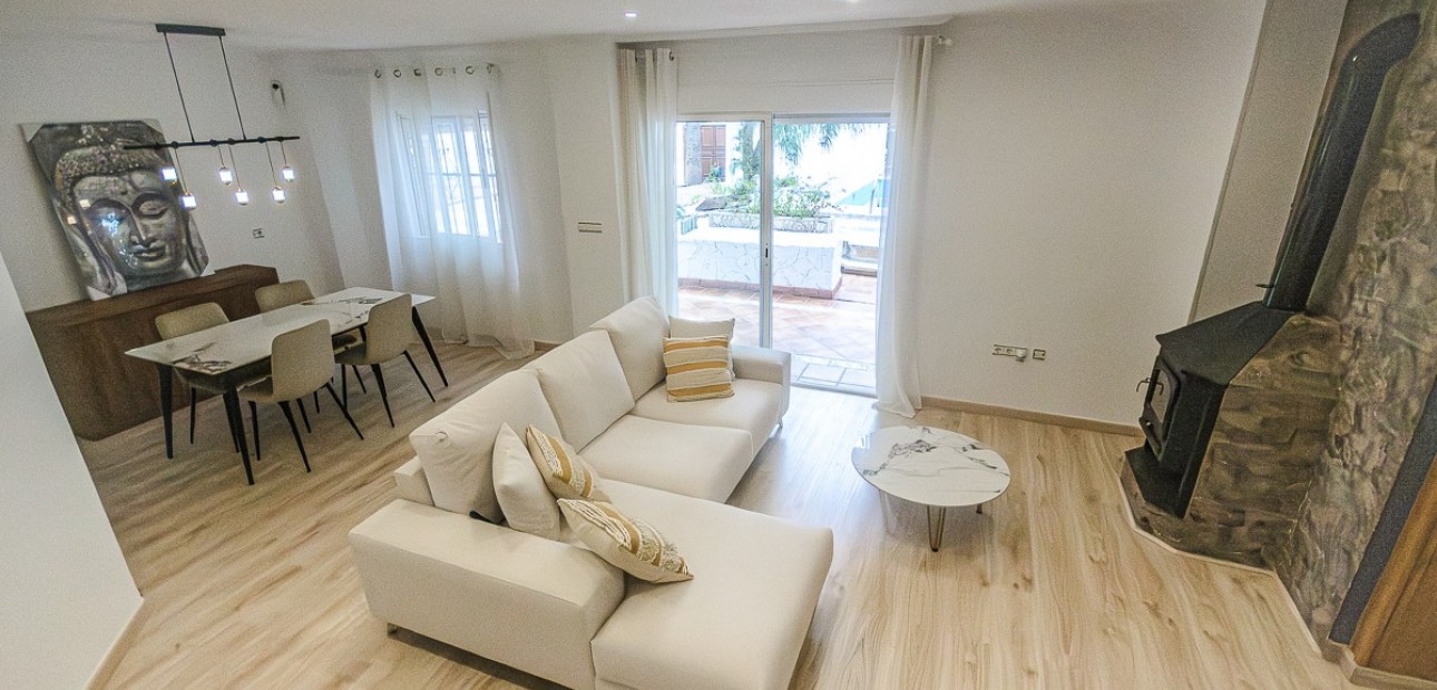 Sale - House -
Orihuela