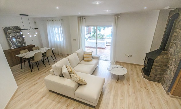 Sale - House -
Orihuela